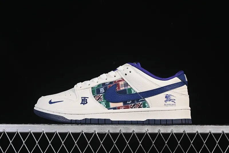 All categories Nk SB Dunk Series Nk SB Dunk Low High-end customized low-top sneakers Nike SB Dunk Low Burberry co-branded white and blue retro splicing High-end customized low-top casual sneakers SD6688-002